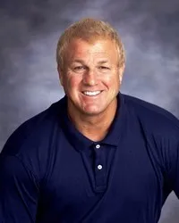 배우인 렙 브라운의 대표 이미지