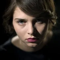 영화배우인 나타샤 페트로비치의 대표 이미지