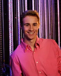 영화배우인 타일러 보콕의 대표 이미지