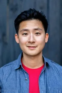 영화배우인 조시 푸의 대표 이미지