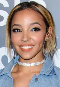 가수인 티나셰의 대표 이미지