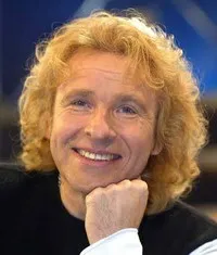 배우인 토마스 갓샬크의 대표 이미지