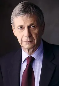 영화배우인 윌리엄 B. 데이비스의 대표 이미지