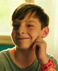 영화배우인 엘리아스 비스코실의 대표 이미지