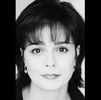 배우인 신시아 데일의 대표 이미지