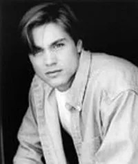 영화배우인 켄 허버트의 대표 이미지