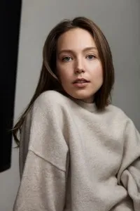 영화배우인 아무 밀로노프의 대표 이미지