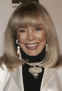 배우, 제작/기획, 음악, 캐스팅, 각본인 테리 무어의 대표 이미지