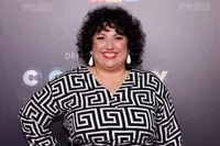 영화배우인 멜템 카프탄의 대표 이미지