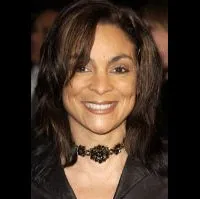 배우인 재스민 가이의 대표 이미지