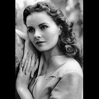 배우인 잔느 크레인의 대표 이미지