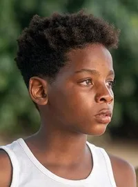 영화배우인 질-알란 음갈라무 이포크라트의 대표 이미지