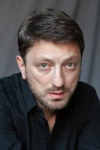 영화배우인 자자 치한투리아의 대표 이미지