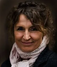 배우인 카렌-리즈 민스터의 대표 이미지