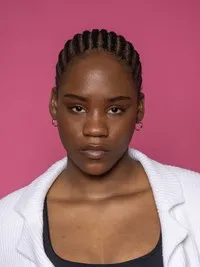 영화배우인 졸리 음분두의 대표 이미지