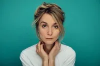 영화배우인 율리아 아케르만스의 대표 이미지