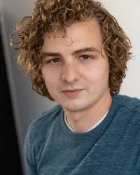 영화배우인 크리스 엘센브로크의 대표 이미지