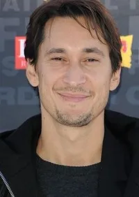 영화배우인 그레구아르 콜랭의 대표 이미지