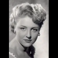 영화배우인 니콜 쿠르셀의 대표 이미지