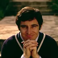 영화배우인 안토니 뉼리의 대표 이미지