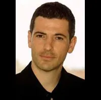 배우인 브루노 퍼즐루의 대표 이미지