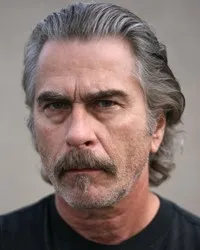 배우인 돈 스크리브너의 대표 이미지