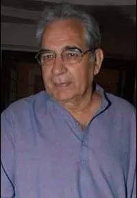 배우인 쿨드샨 카반다의 대표 이미지