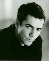 영화배우인 애덤 트레즈의 대표 이미지