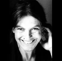 영화배우인 안젤라 윙클러의 대표 이미지