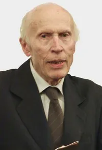 영화감독, 소설가인 에릭 로메르의 대표 이미지