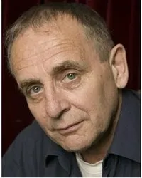 영화배우인 실베스터 맥코이의 대표 이미지