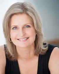 영화배우인 캐시 웨젤럭의 대표 이미지