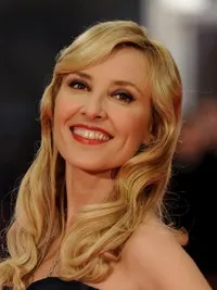 영화배우인 켄타나 길리엔 쿠에보의 대표 이미지