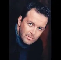 배우인 켄 트렘블렛의 대표 이미지