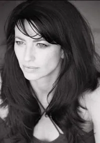 배우인 클로디아 블랙의 대표 이미지