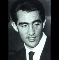 배우, 각본, 감독, 음악인 월터 치아리의 대표 이미지