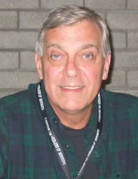 영화배우인 데이빗 엠지의 대표 이미지