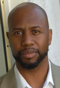 배우인 데렉 웹스터의 대표 이미지