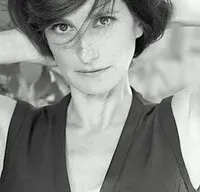 배우인 로렌자 인도비나의 대표 이미지