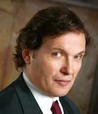 영화배우인 엔드레 훌스의 대표 이미지