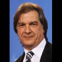 배우인 제라드 메이란의 대표 이미지