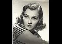 배우인 낸시 켈리의 대표 이미지