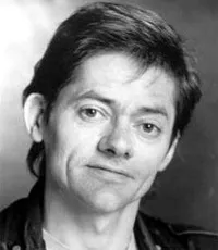 배우인 잭 와일드의 대표 이미지