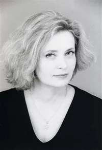 배우인 소피 바르작의 대표 이미지