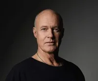 배우인 스테판 소크의 대표 이미지