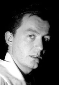 영화배우인 앨런 콕스의 대표 이미지