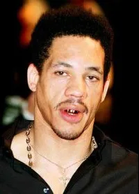 가수, 영화배우인 조이 스타르의 대표 이미지