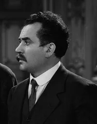 배우인 알렉산더 그라나흐의 대표 이미지