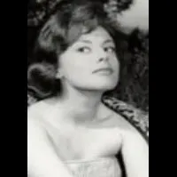 영화배우인 안나 마리아 페레로의 대표 이미지