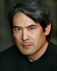 영화배우인 크리스 타쉬마의 대표 이미지